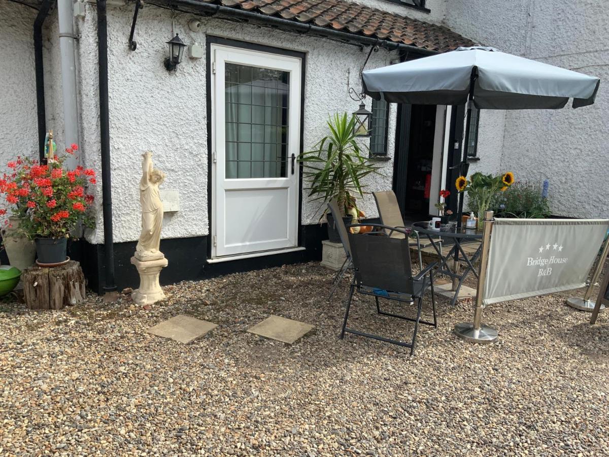 The Bridge Guest House Coltishall Bagian luar foto